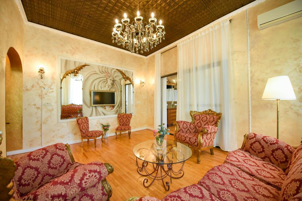 The Museum - Wonderful Super Central Apartment Bukarest Eksteriør billede