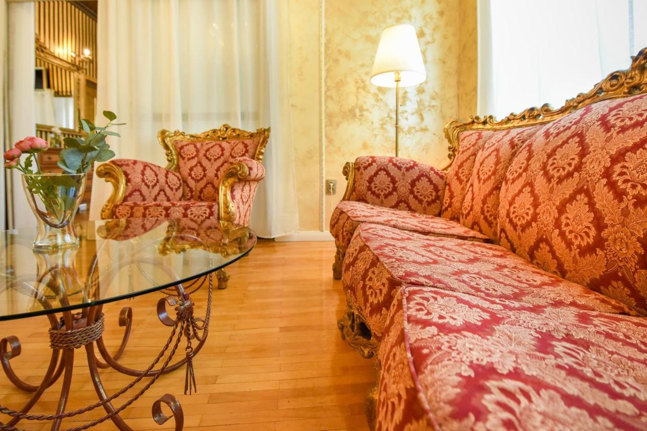 The Museum - Wonderful Super Central Apartment Bukarest Eksteriør billede