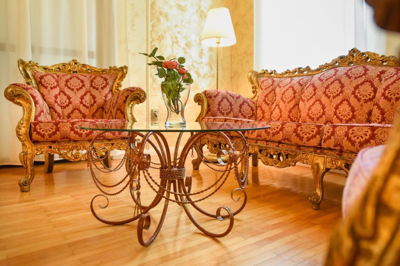The Museum - Wonderful Super Central Apartment Bukarest Eksteriør billede
