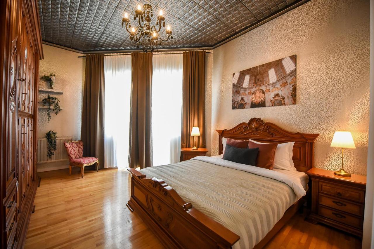 The Museum - Wonderful Super Central Apartment Bukarest Eksteriør billede