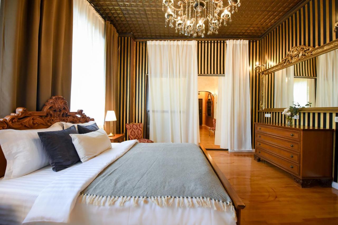 The Museum - Wonderful Super Central Apartment Bukarest Eksteriør billede