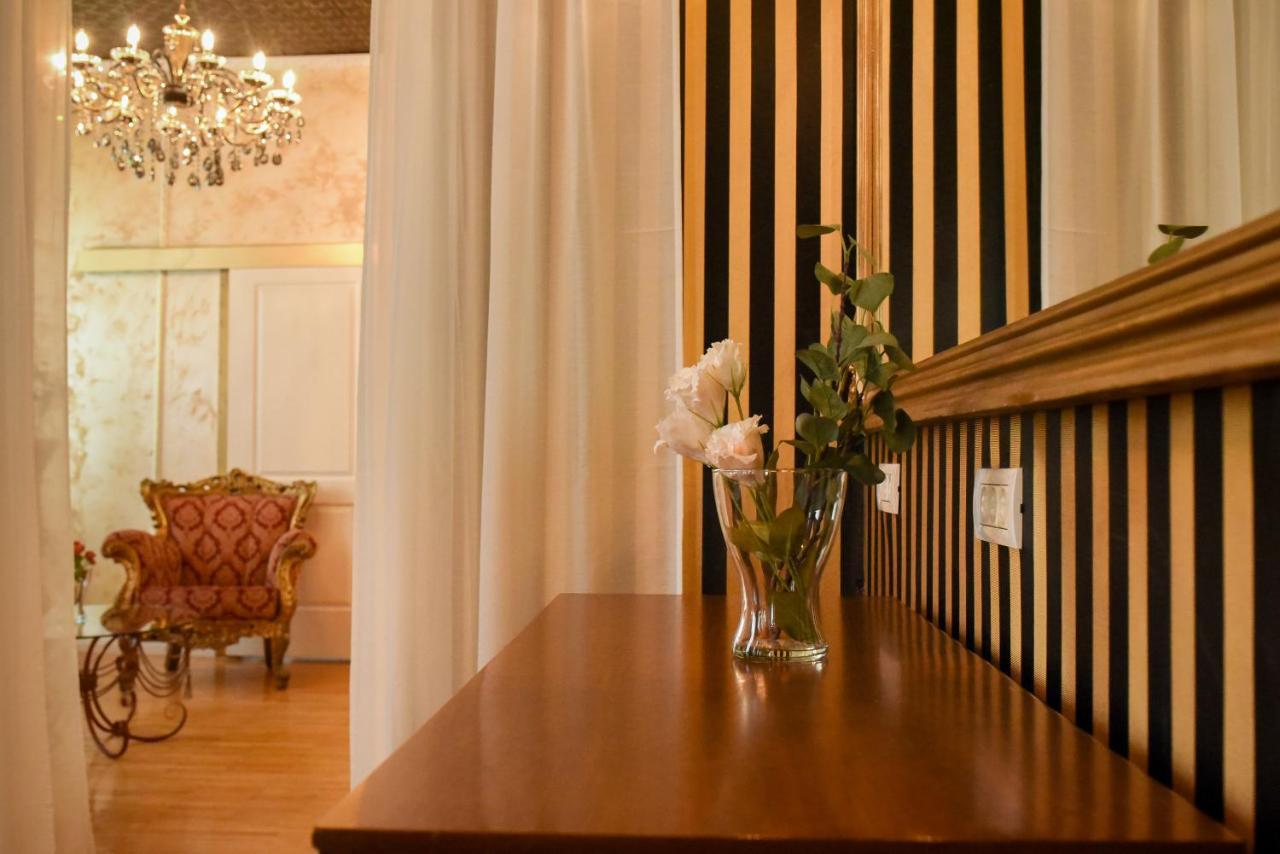 The Museum - Wonderful Super Central Apartment Bukarest Eksteriør billede